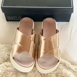 NEW MIA Lia Criss Cross Platform Slide 7